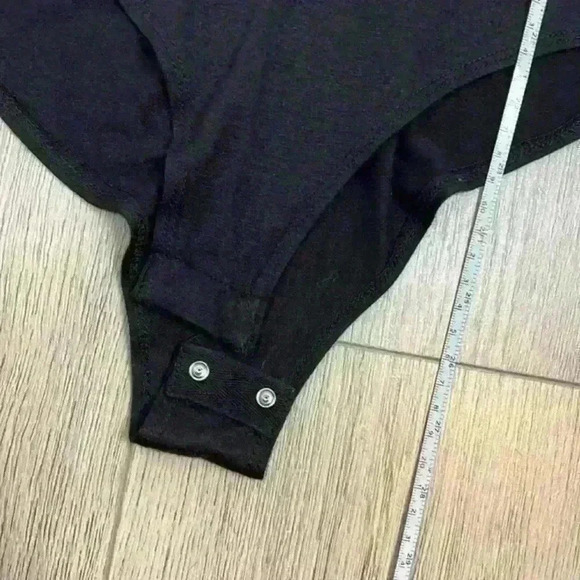 Paper Crane Black Short Sleeve V-Neck Bodysuit Size M - Picture 12 of 12